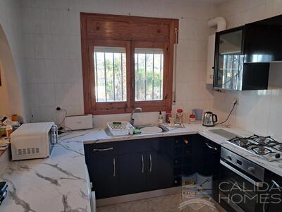 Villa Mimosa: Resale Villa in Arboleas, Almería