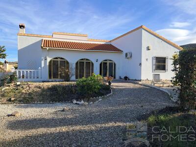 Villa Mimosa: Resale Villa in Arboleas, Almería