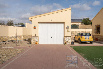 Villa Mosaic: Resale Villa in Arboleas, Almería