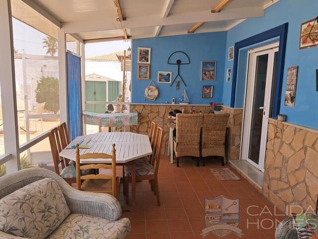 Villa Naranja: Resale Villa for Sale in Los Llanos (Zurgena), Almería