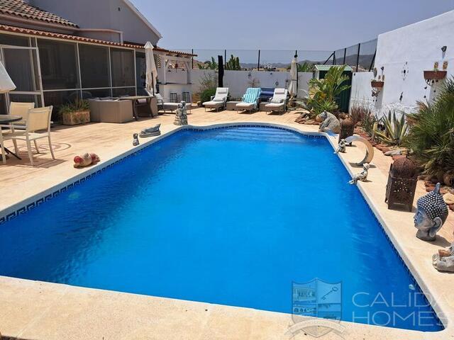 Villa Naranja: Resale Villa for Sale in Los Llanos (Zurgena), Almería