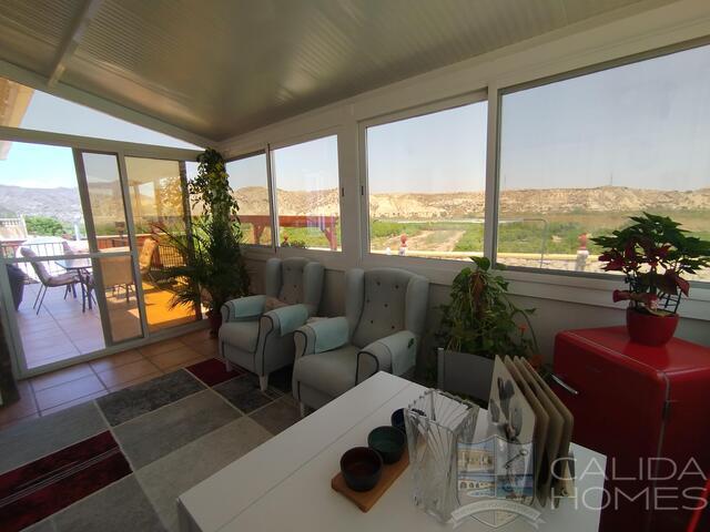 Villa Orange Blossom: Resale Villa for Sale in Arboleas, Almería