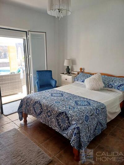 Villa Rumba: Resale Villa in Arboleas, Almería