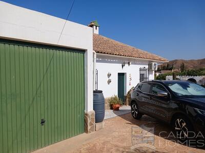 Villa Salsa: Resale Villa in Arboleas, Almería