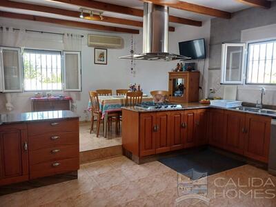 Villa Salsa: Resale Villa in Arboleas, Almería