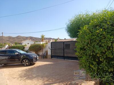 Villa Salsa: Resale Villa in Arboleas, Almería