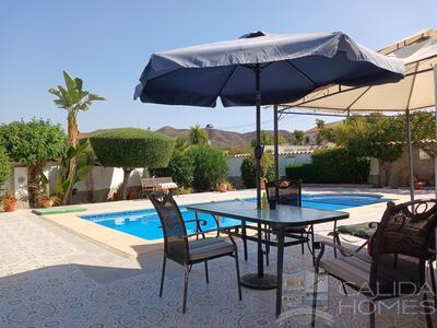 Villa Salsa: Resale Villa in Arboleas, Almería