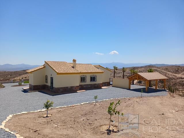 Villa Seclusion: Resale Villa for Sale in Las Pocicas, Almería