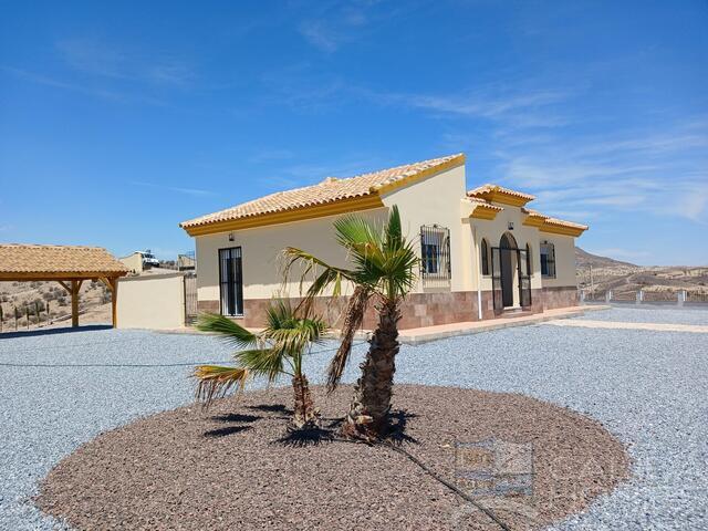 Villa Seclusion: Resale Villa for Sale in Las Pocicas, Almería