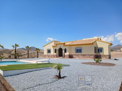 Villa Seclusion: Resale Villa in Las Pocicas, Almería