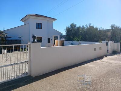 Villa Serene: Resale Villa in Arboleas, Almería