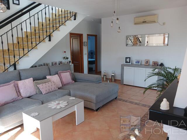 Villa Serene: Resale Villa for Sale in Arboleas, Almería