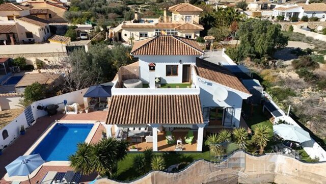 Villa Serene: Resale Villa for Sale in Arboleas, Almería