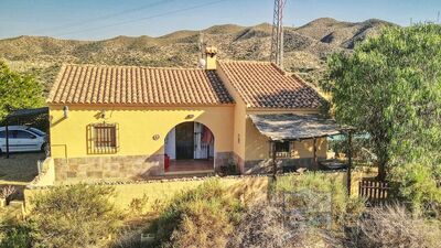 Villa Star: Resale Villa in Arboleas, Almería