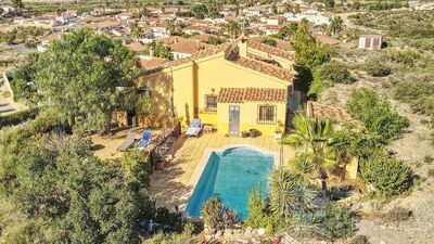 Villa Star: Resale Villa in Arboleas, Almería