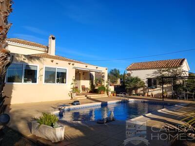 Villa Suprema: Resale Villa in Albox, Almería