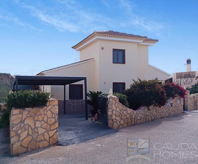 Villa Vista Bueno: Resale Villa for Sale in Arboleas, Almería